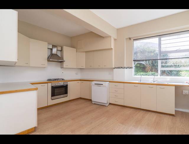 3 BEDROOM APARTMENT RENTED IN TAMBOERSKLOOF
